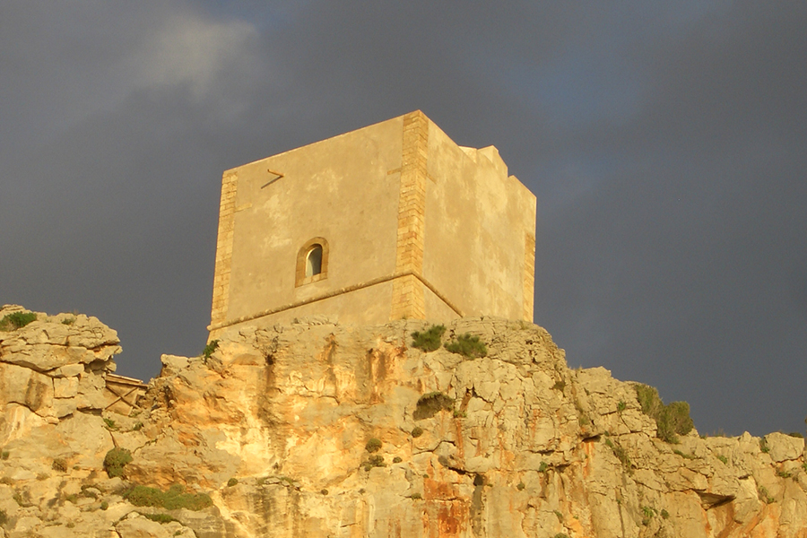 Torre Saracena, Makari