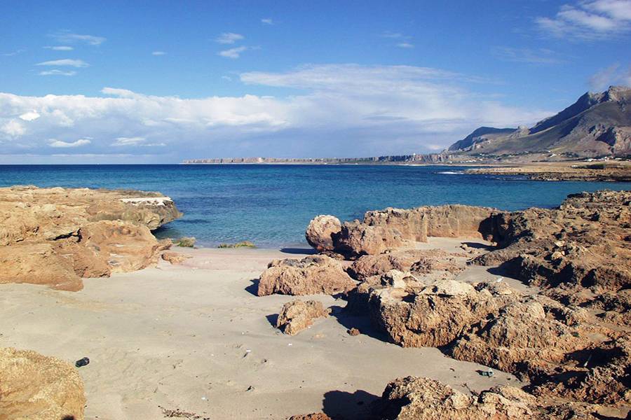Calazza, Baia Santa Margherita, Castelluzzo